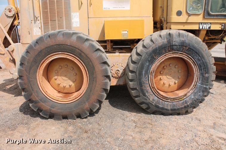 image for item DD5299 2002 Caterpillar 140H VHP motor grader