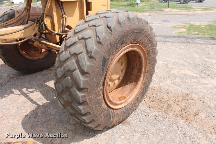 image for item DD5299 2002 Caterpillar 140H VHP motor grader