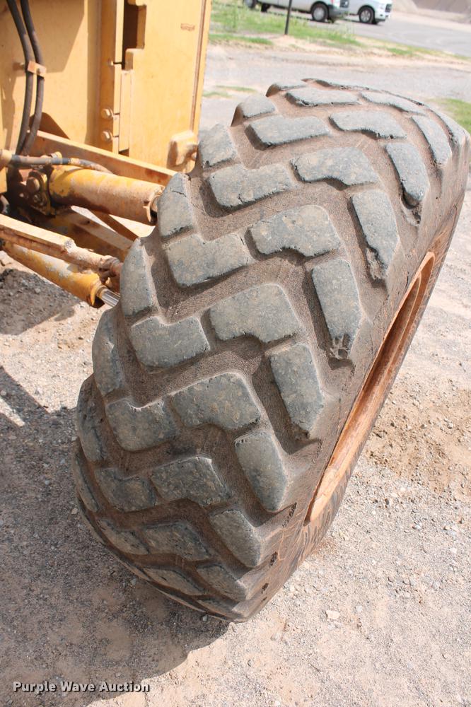 image for item DD5299 2002 Caterpillar 140H VHP motor grader