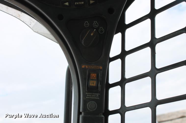 image for item DD5311 2014 Bobcat T870 skid steer