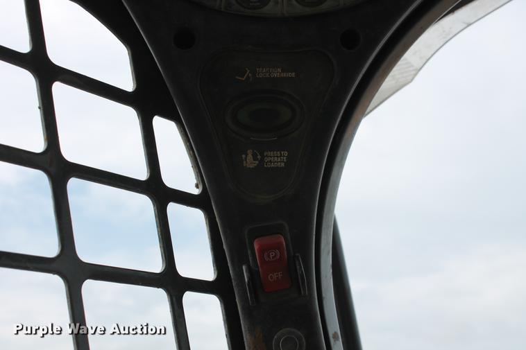 image for item DD5311 2014 Bobcat T870 skid steer