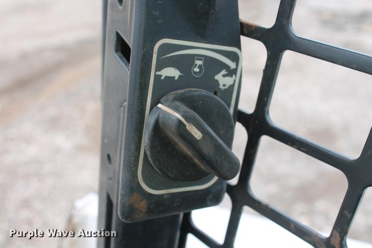 image for item DD5311 2014 Bobcat T870 skid steer