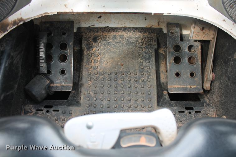 image for item DD5311 2014 Bobcat T870 skid steer