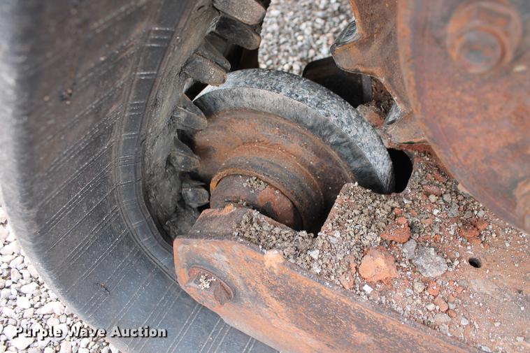 image for item DD5311 2014 Bobcat T870 skid steer