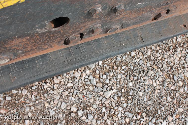 image for item DD5311 2014 Bobcat T870 skid steer