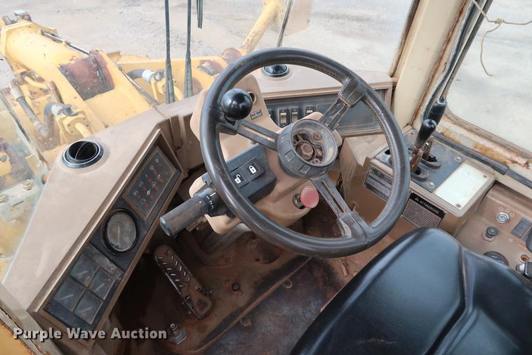 image for item DD5316 1993 Caterpillar 936F wheel loader