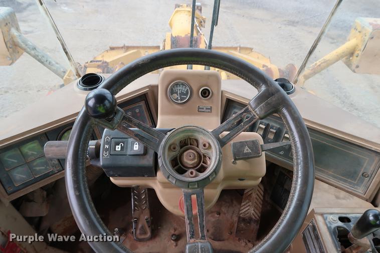 image for item DD5316 1993 Caterpillar 936F wheel loader