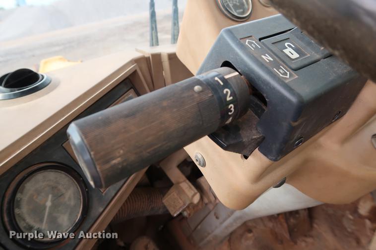 image for item DD5316 1993 Caterpillar 936F wheel loader