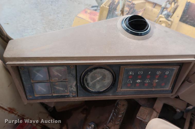 image for item DD5316 1993 Caterpillar 936F wheel loader