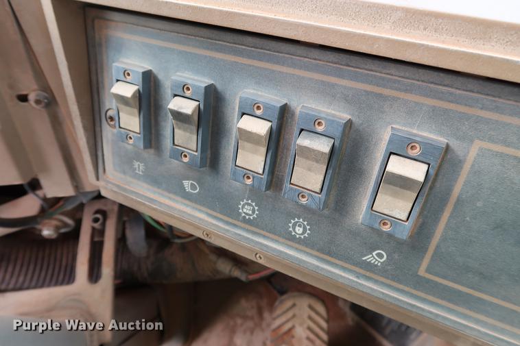 image for item DD5316 1993 Caterpillar 936F wheel loader