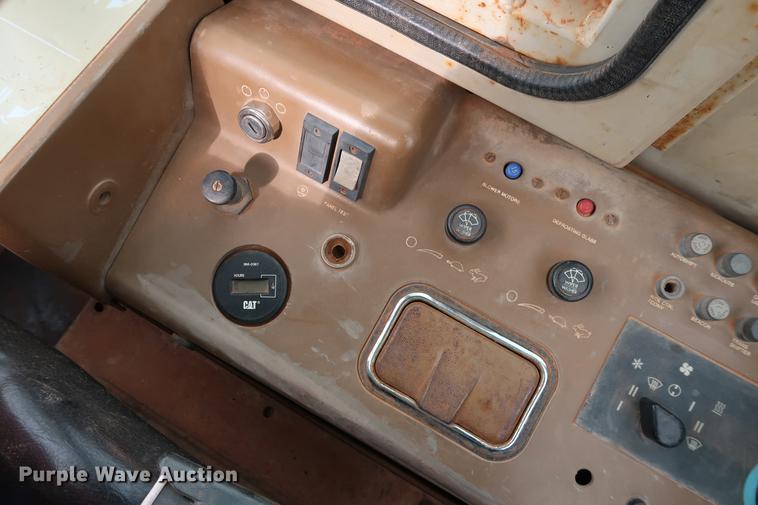 image for item DD5316 1993 Caterpillar 936F wheel loader