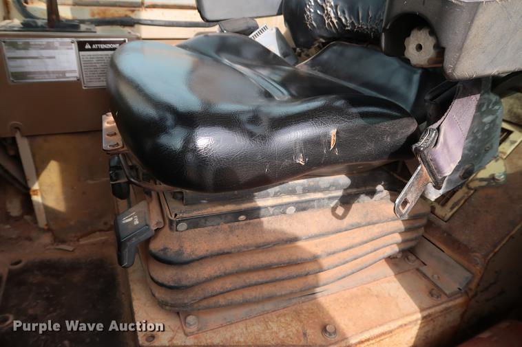 image for item DD5316 1993 Caterpillar 936F wheel loader