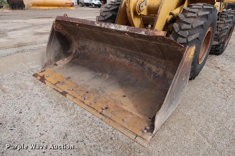 image for item DD5316 1993 Caterpillar 936F wheel loader