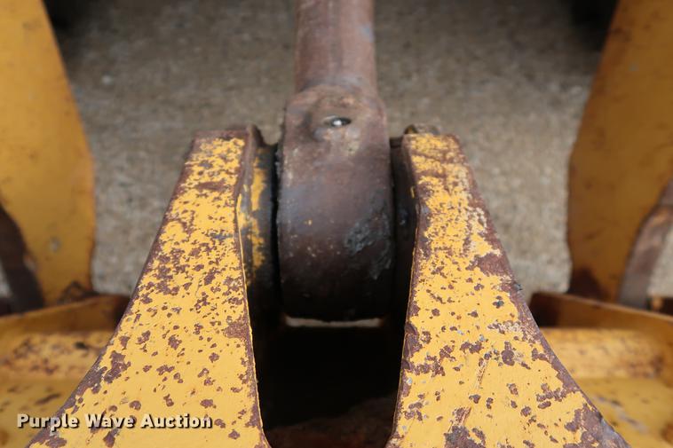 image for item DD5316 1993 Caterpillar 936F wheel loader