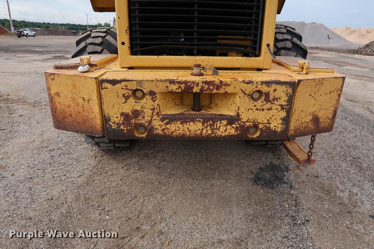 image for item DD5316 1993 Caterpillar 936F wheel loader