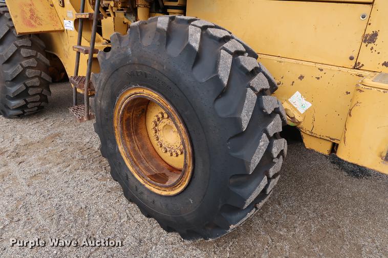image for item DD5316 1993 Caterpillar 936F wheel loader