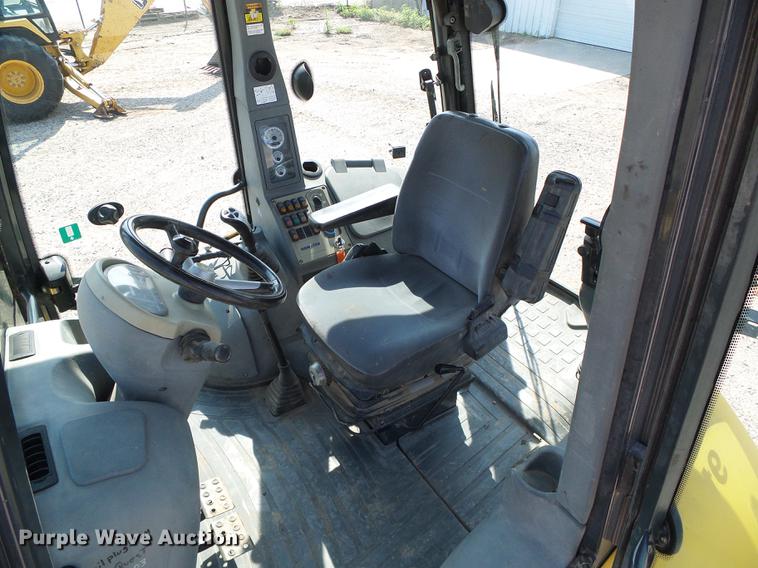 image for item DD5841 2006 Komatsu WB146 backhoe