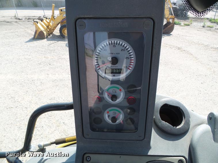 image for item DD5841 2006 Komatsu WB146 backhoe