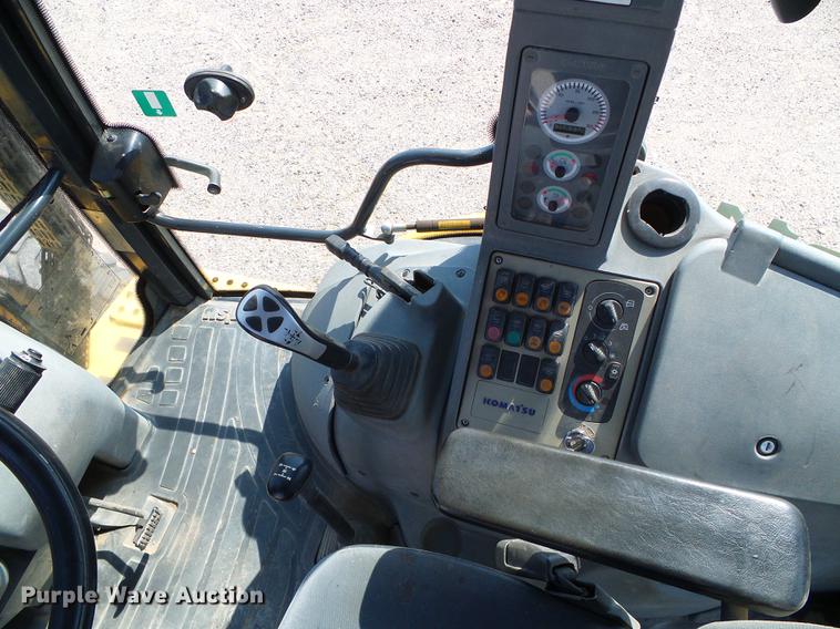 image for item DD5841 2006 Komatsu WB146 backhoe