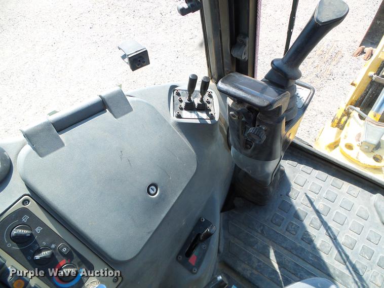 image for item DD5841 2006 Komatsu WB146 backhoe