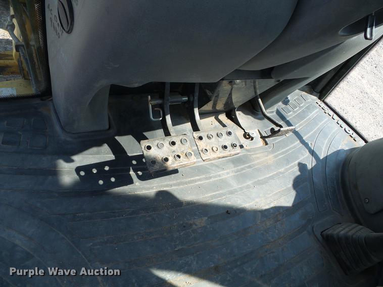 image for item DD5841 2006 Komatsu WB146 backhoe