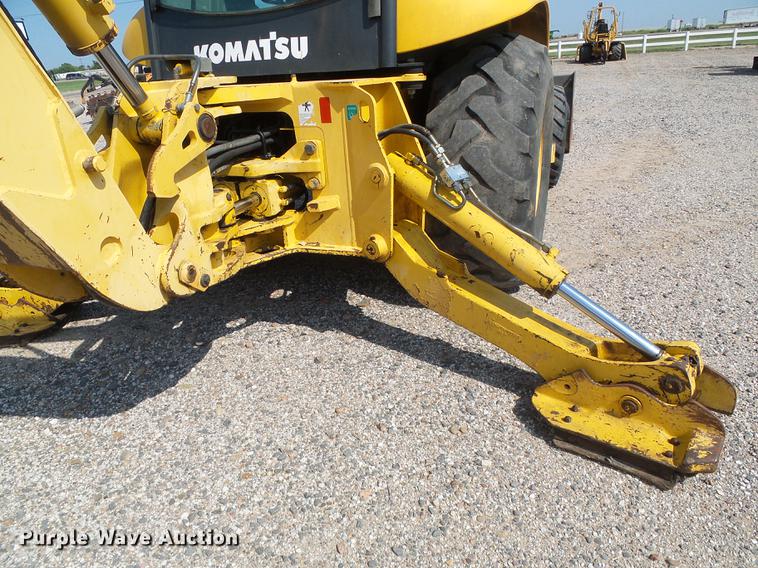 image for item DD5841 2006 Komatsu WB146 backhoe