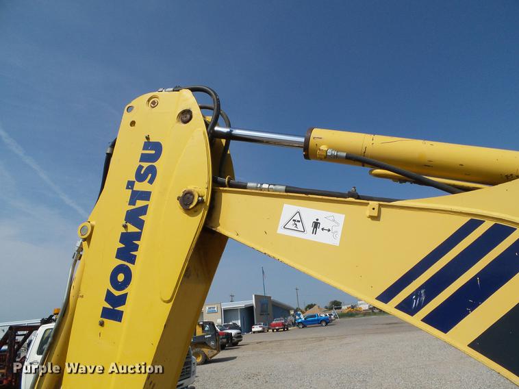 image for item DD5841 2006 Komatsu WB146 backhoe