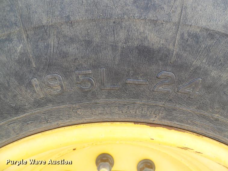 image for item DD5841 2006 Komatsu WB146 backhoe