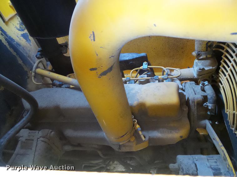 image for item DD5842 1988 John Deere 210C backhoe