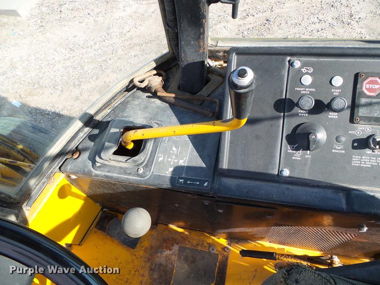 image for item DD5842 1988 John Deere 210C backhoe