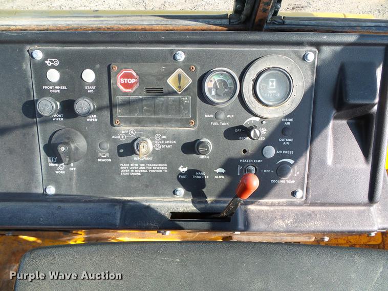 image for item DD5842 1988 John Deere 210C backhoe