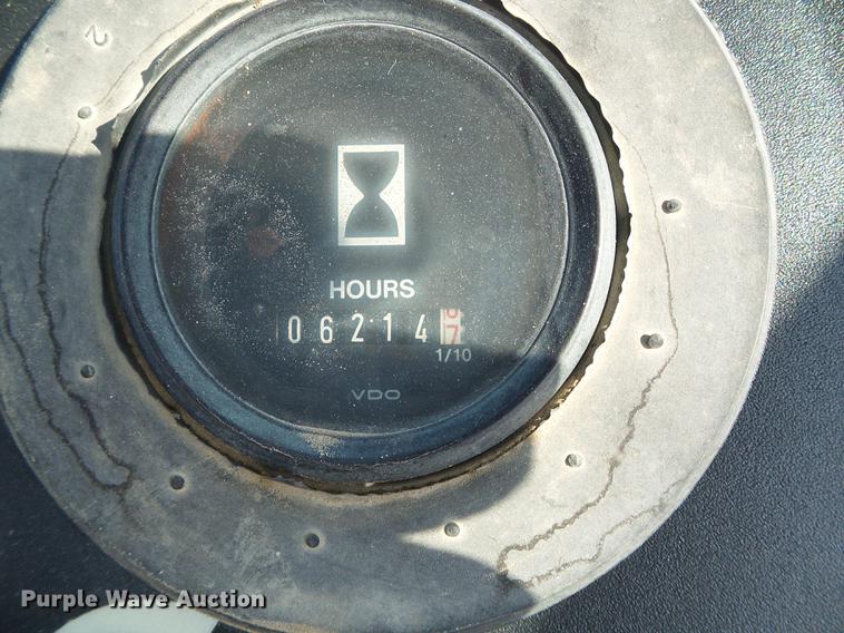 image for item DD5842 1988 John Deere 210C backhoe