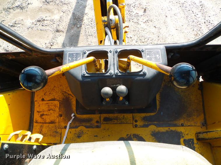 image for item DD5842 1988 John Deere 210C backhoe