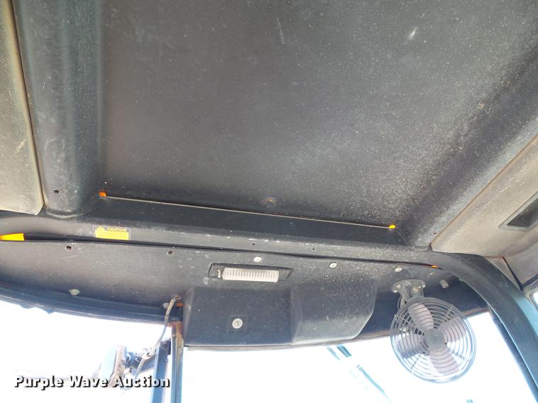 image for item DD5842 1988 John Deere 210C backhoe