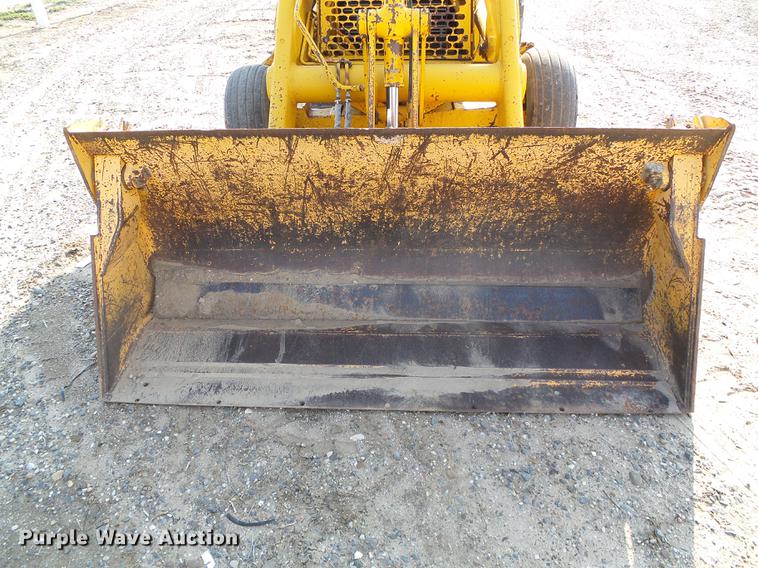 image for item DD5842 1988 John Deere 210C backhoe