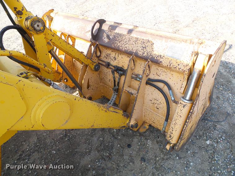 image for item DD5842 1988 John Deere 210C backhoe