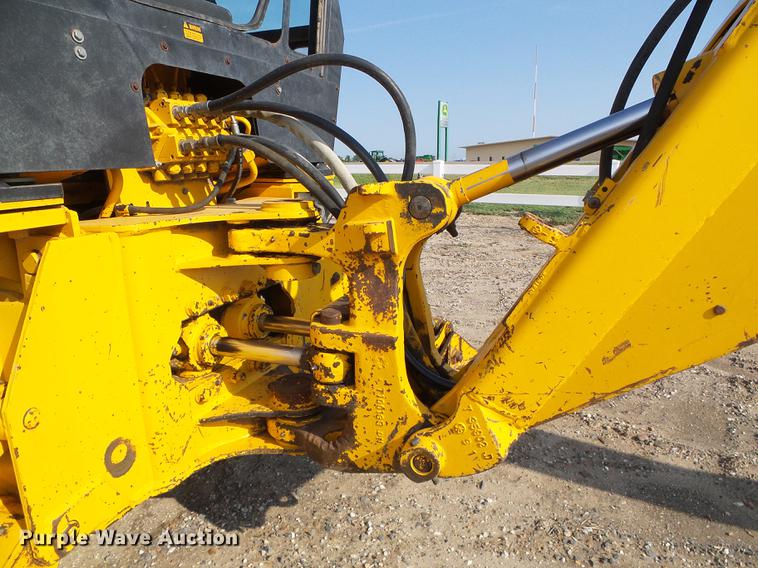 image for item DD5842 1988 John Deere 210C backhoe