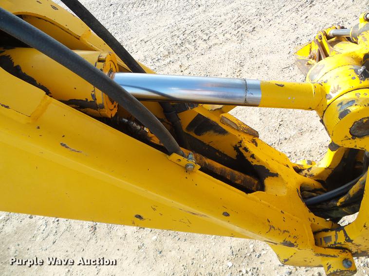 image for item DD5842 1988 John Deere 210C backhoe