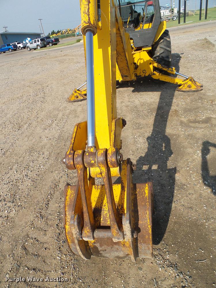 image for item DD5842 1988 John Deere 210C backhoe