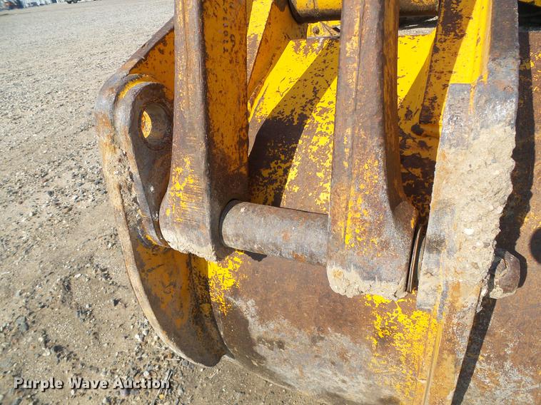 image for item DD5842 1988 John Deere 210C backhoe