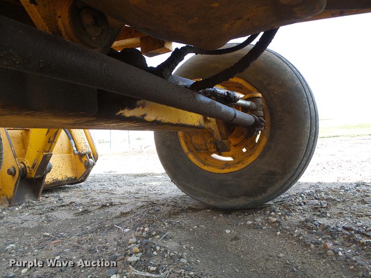 image for item DD5842 1988 John Deere 210C backhoe