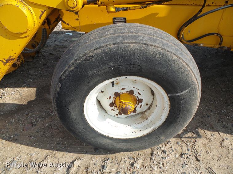 image for item DD5842 1988 John Deere 210C backhoe
