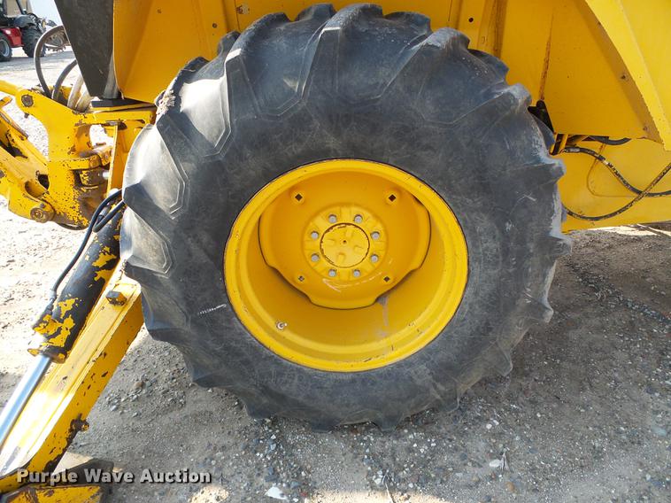 image for item DD5842 1988 John Deere 210C backhoe