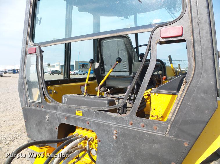 image for item DD5842 1988 John Deere 210C backhoe