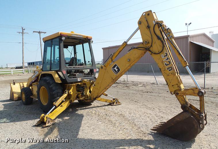 image for item DD5843 1996 John Deere 310D backhoe