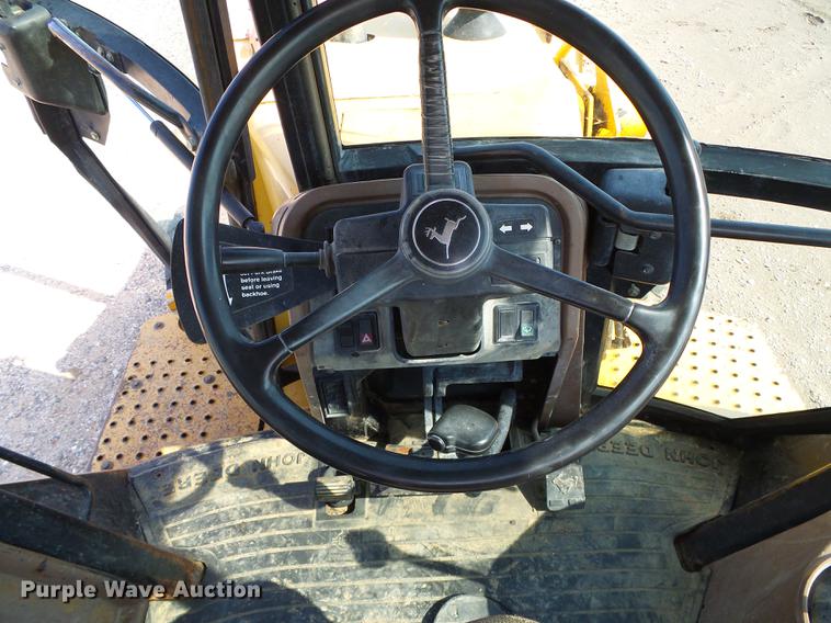 image for item DD5843 1996 John Deere 310D backhoe