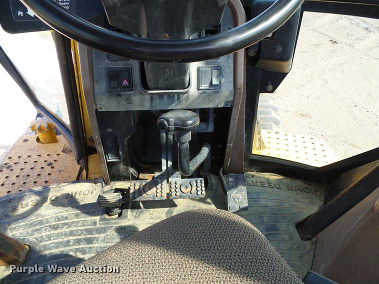 image for item DD5843 1996 John Deere 310D backhoe