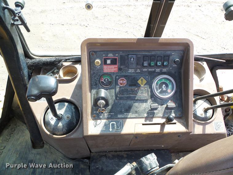 image for item DD5843 1996 John Deere 310D backhoe