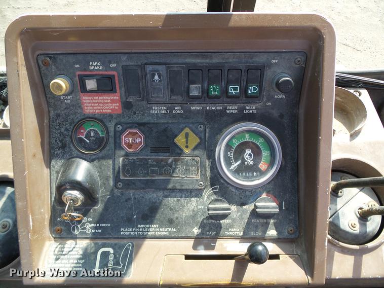 image for item DD5843 1996 John Deere 310D backhoe