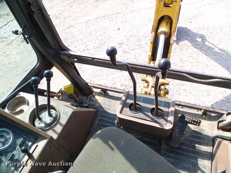 image for item DD5843 1996 John Deere 310D backhoe